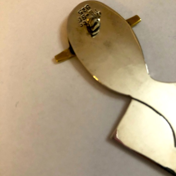 Lady in a hat Brooch - Picture 3 of 6